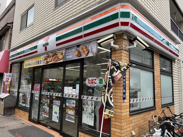 コンビニ　物件（コンビニ）まで130m