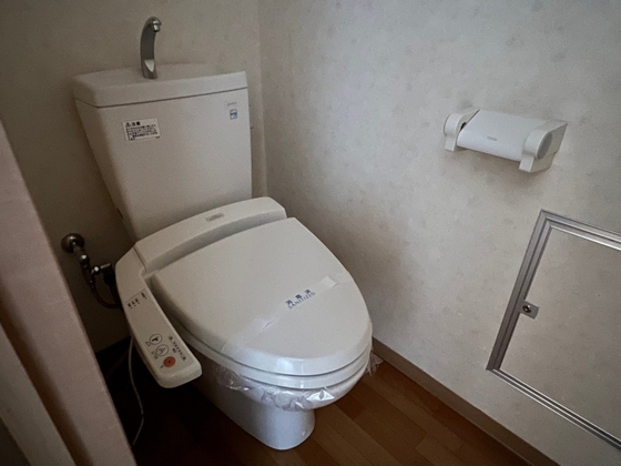 トイレ　※他号室の写真です。