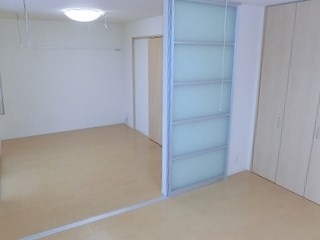 カーサまつかわ Dの居間写真
