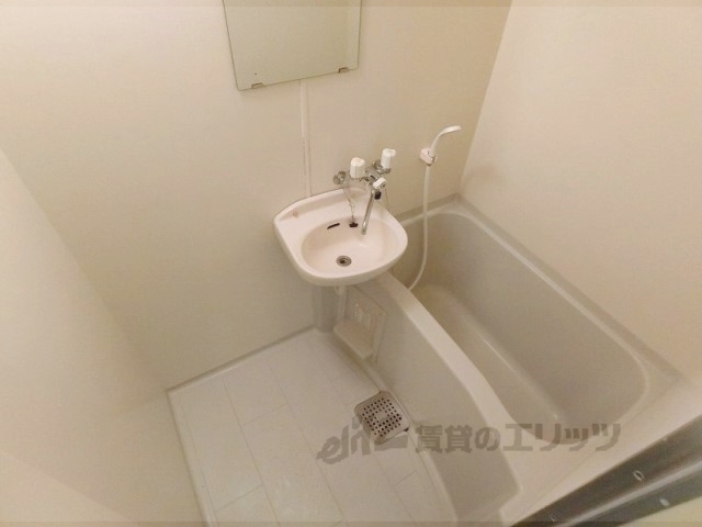 バス・シャワールーム　バス