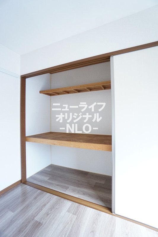 収納　６帖洋室収納☆壁一面の収納でお部屋を広く使えます☆