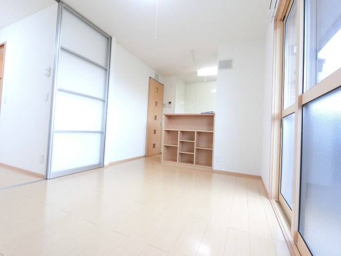 居室・リビング　10帖LDｋは明るい雰囲気のお部屋です