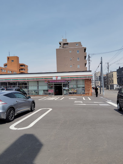 コンビニ　セブンイレブン札幌豊平6丁目店（コンビニ）まで116m