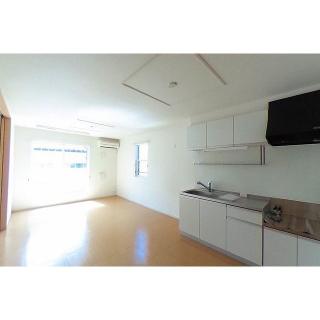 居室・リビング　内装写真は全て２０４号室です