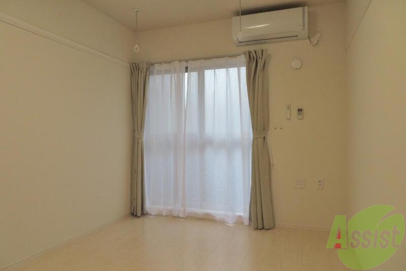 居室・リビング　ピカピカのお部屋はどうですかー。気持ちイイお部屋です