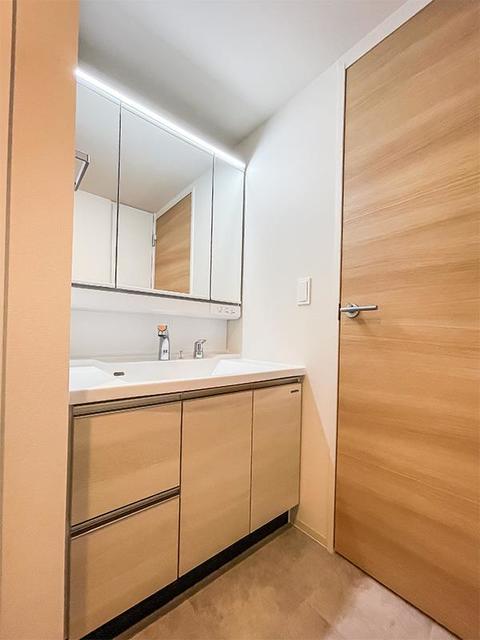 洗面設備　※写真は同タイプ住戸です。