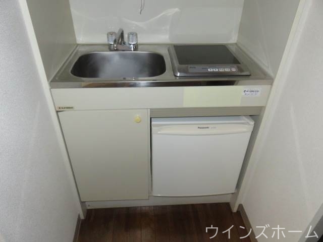 キッチン　ＩＨクッキングヒーター・ミニ冷蔵庫付き