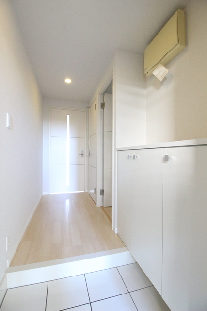 玄関　２０７号室モデルルーム参照※階数によりお部屋の色味が変わる場