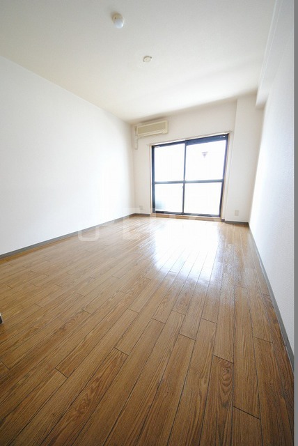 居室・リビング　写真は５０６号室