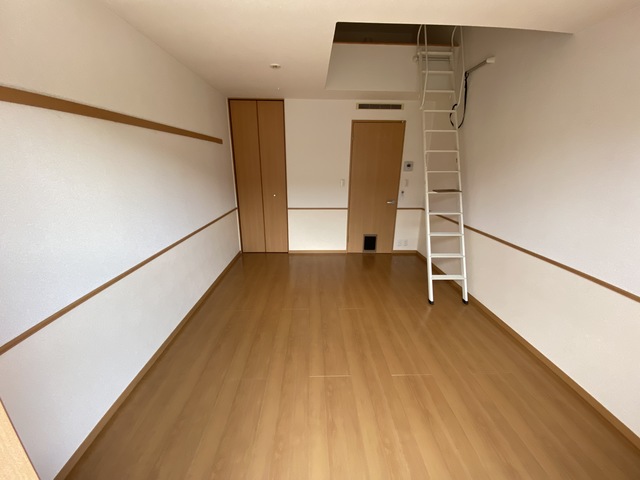 居室・リビング　ゆったり８．３帖でくつろげますね