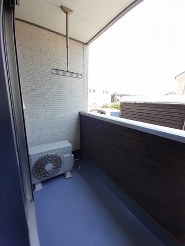 バルコニー　開放的で明るい空間を演出してくれるバルコニーです
