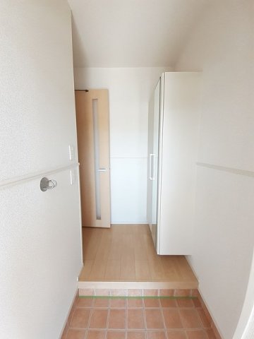玄関　収納もある玄関です