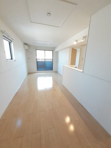 居室・リビング　ゆったり過ごせる居間です