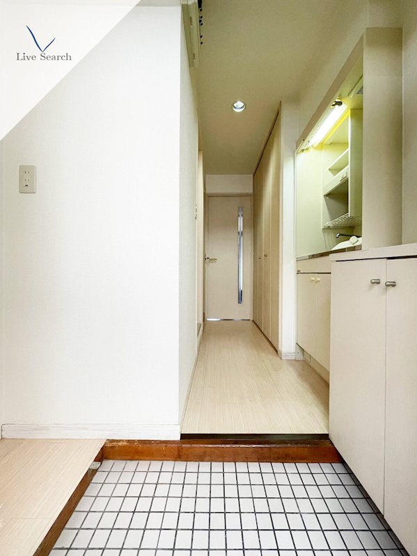 玄関　写真は同タイプ