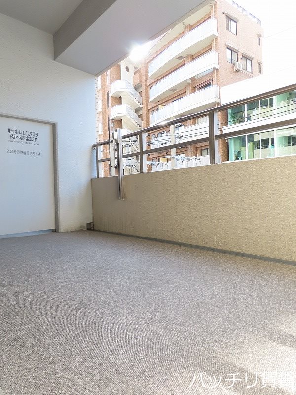 バルコニー　※同型タイプの為現状優先