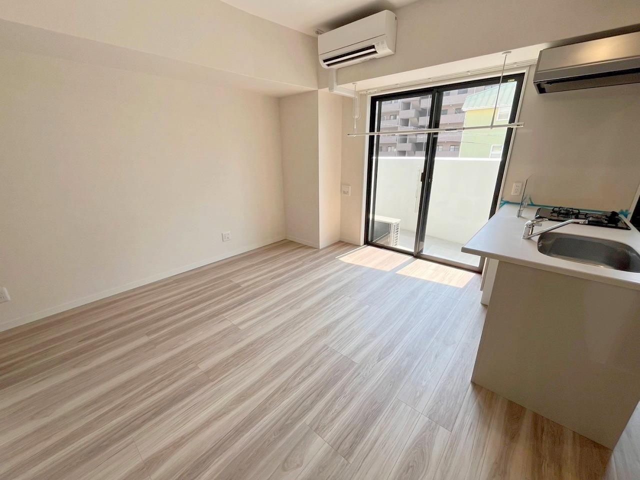 居室・リビング　南向きリビング（別階同間取りの写真）