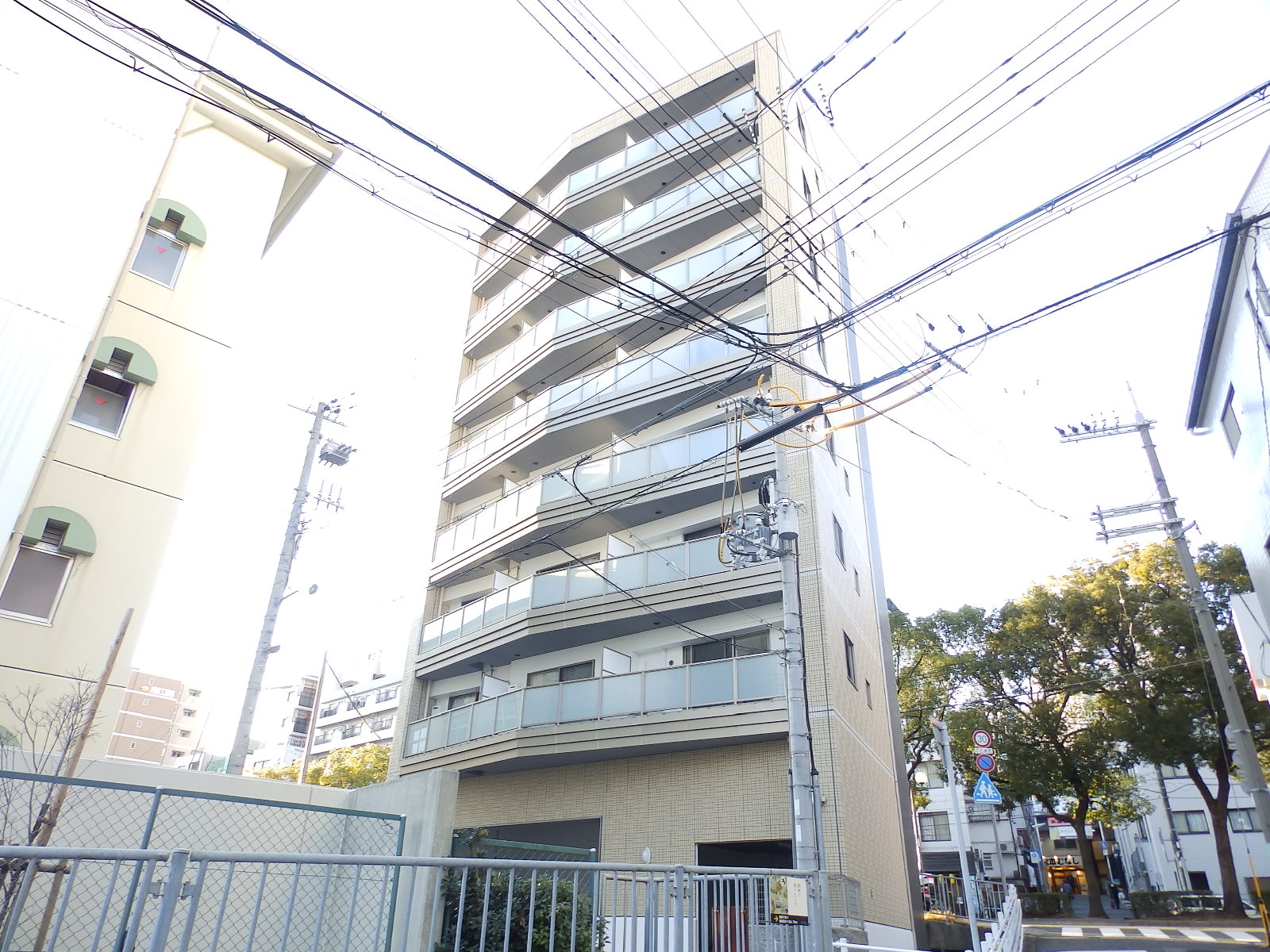 建物外観　南向きの角部屋