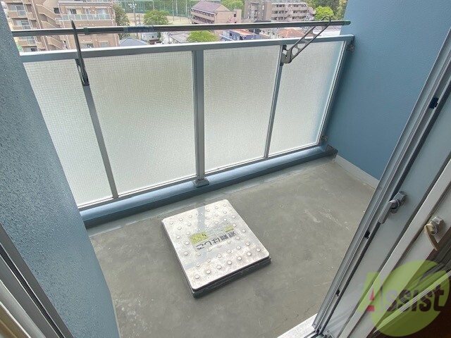 バルコニー　バルコニーは幅があり、広い印象を受けました。