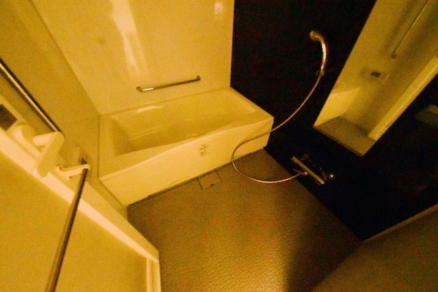 バス・シャワールーム　★追い焚き搭載のお風呂です★