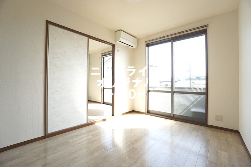 居室・リビング　お部屋を快適に保つエアコン1台付き！