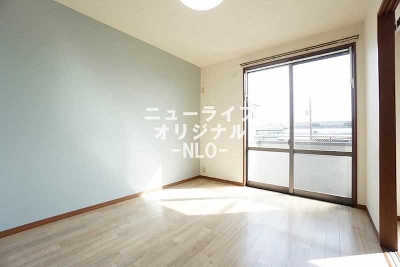 その他部屋・スペース　ブルーのアクセントクロスが空間を明るくお洒落に演出します！