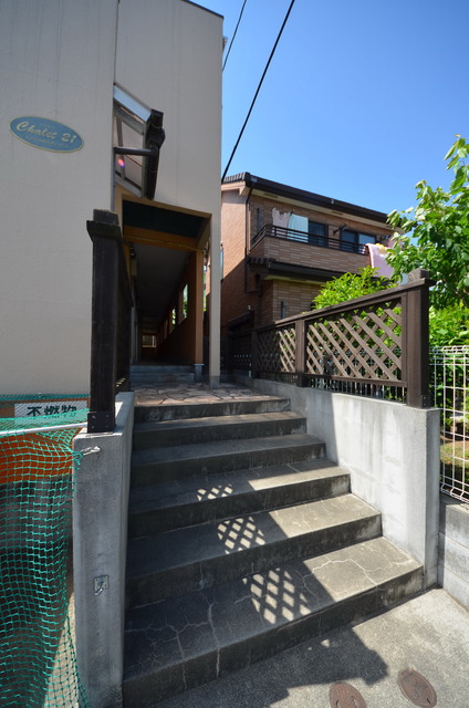 エントランス　★共用部分もしっかりお手入れされています★