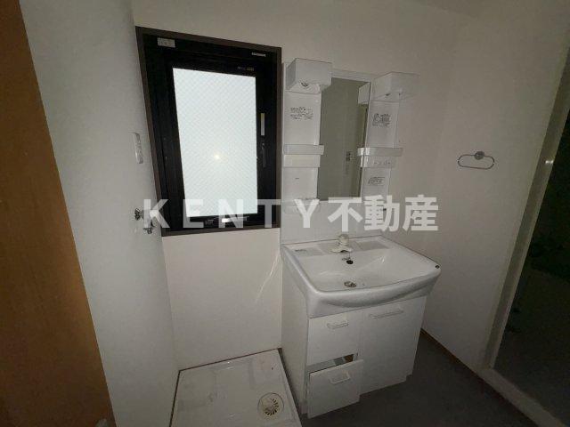 洗面設備　スペースが確保できる洗面所です