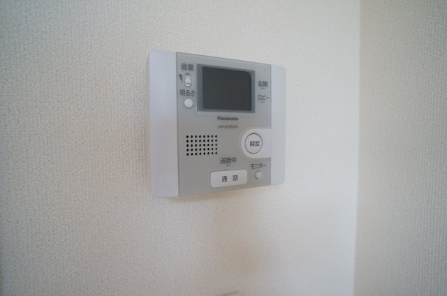 セキュリティ　TVモニターホン・オートロック付きです。