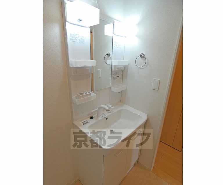 洗面設備　収納付きシャンプードレッサー