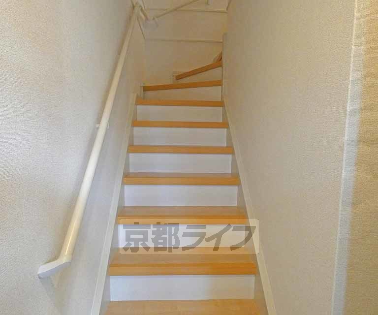 その他部屋・スペース　幅にゆとりのある階段