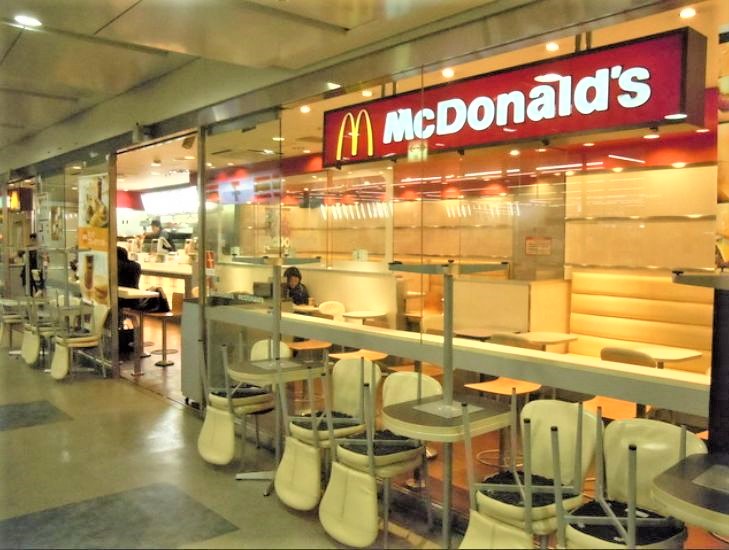 飲食店　マクドナルド箱崎T－CAT店（飲食店）まで296m