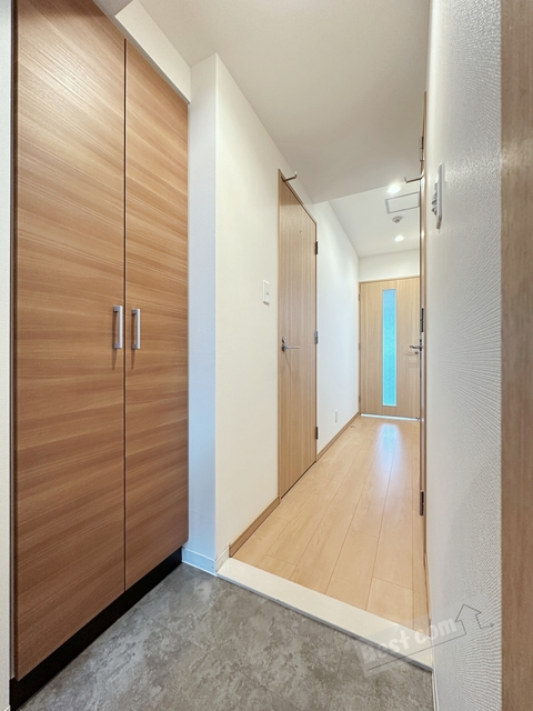 玄関　天井高シューズクローゼット付き♪