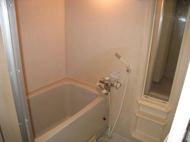 バス・シャワールーム　※別のお部屋の写真です。現況を優先させていただきます。