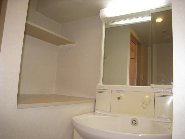 洗面設備　※別のお部屋の写真です。現況を優先させていただきます。