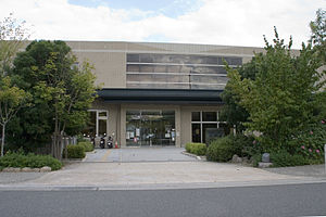 図書館　高槻市立阿武山図書館（図書館）まで369m