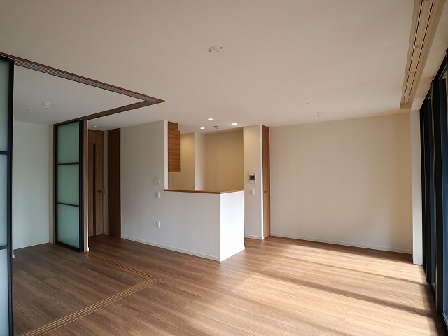 居室・リビング　別部屋参考写真。現状優先です。
