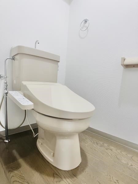 トイレ　※参考写真（同物件別部屋です）