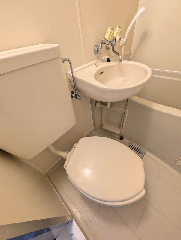 トイレ　※写真は別の部屋になります。