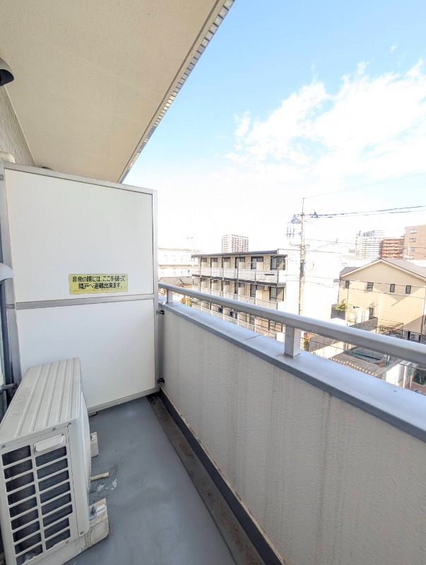 バルコニー　※写真は別の部屋になります。