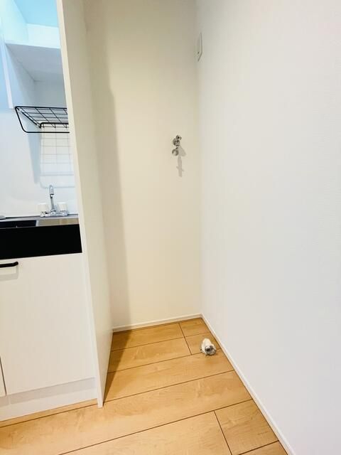 その他　洗濯機置き場は室内にあるので雨に濡れる心配はありません。
