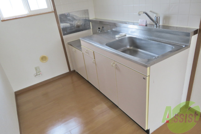キッチン　こちらのキッチンにはお好きなコンロを設置頂けます。