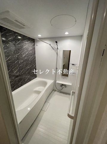 バス・シャワールーム　ゆったり過ごせるお風呂です