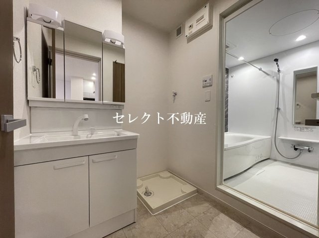 洗面設備　おしゃれな内装です