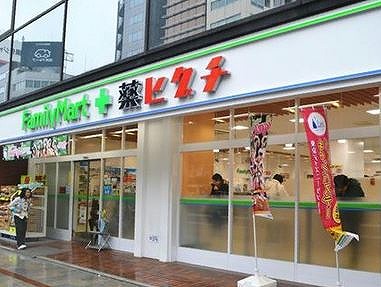 コンビニ　ファミリーマート薬ヒグチ淡路町店（コンビニ）まで173m