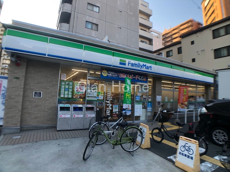 コンビニ　ファミリーマート城東中央二丁目店（コンビニ）まで589m