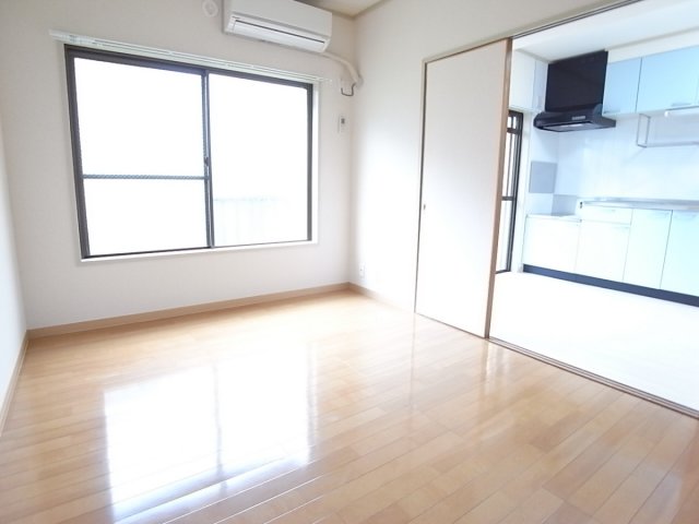 第2仲村マンションの居間写真