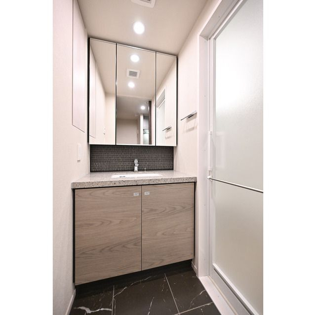 洗面設備　使いやすい洗面所です