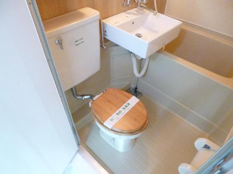 ロイヤルハイツ江平のトイレ写真