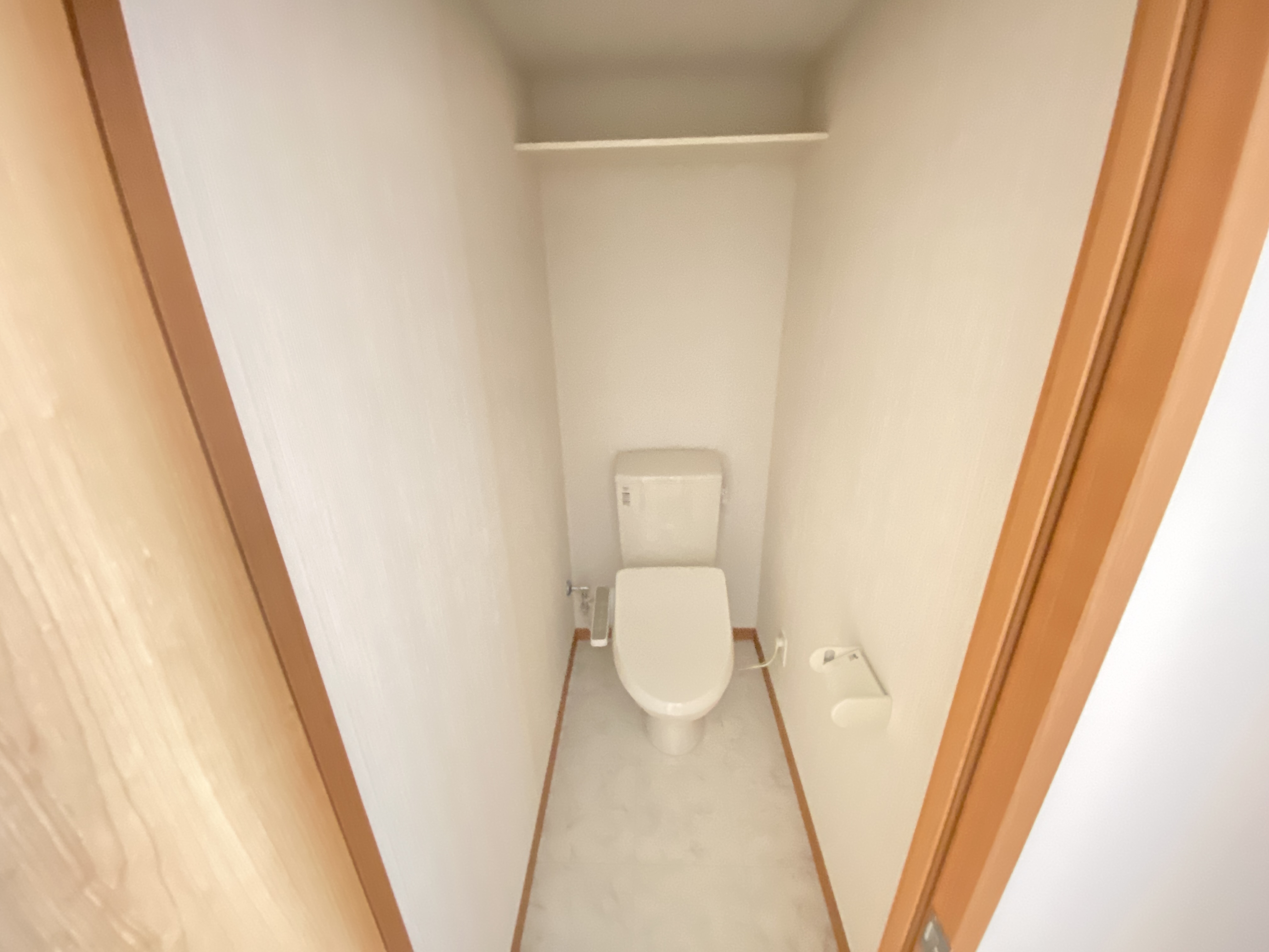 トイレ　同物件の5階の写真です。