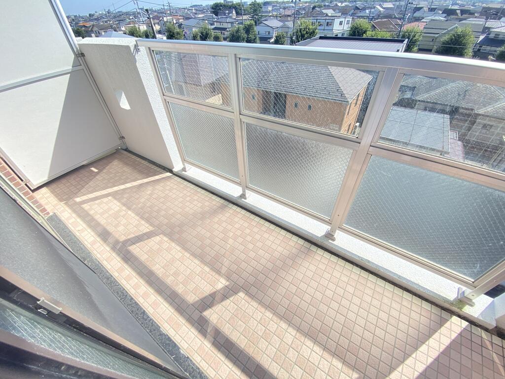 バルコニー　同物件の5階の写真です。